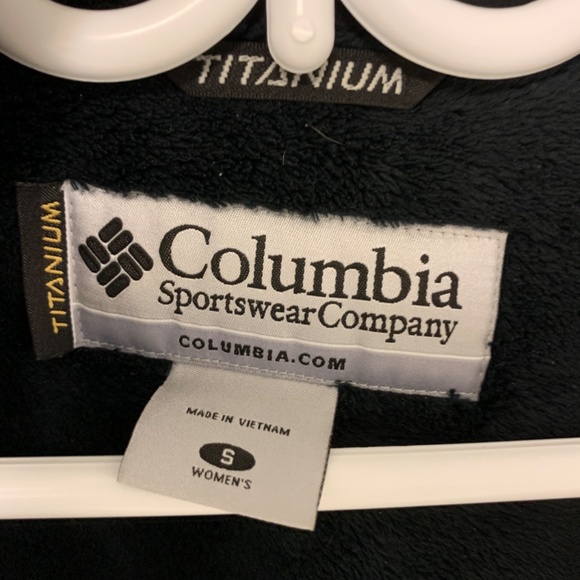 Women’s winter jacket - Picture 4 of 7